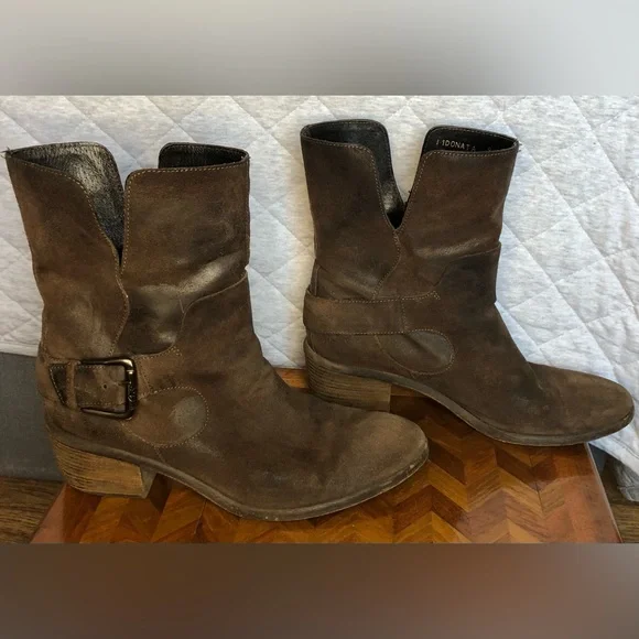 Donald Pliner Donata distressed suede boot in dark brown - Picture 4 of 15